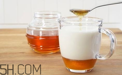 牛奶可以加蜂蜜嗎？蜂蜜加牛奶怎么樣？