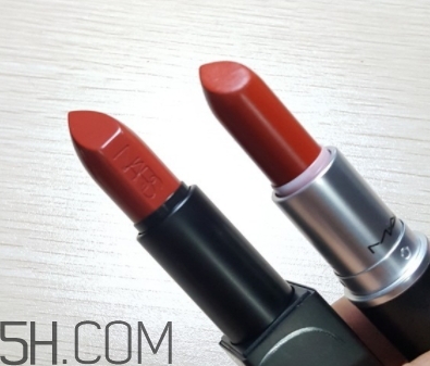 nars mona和mac chili顏色一樣嗎？nars mona和chili試色對(duì)比