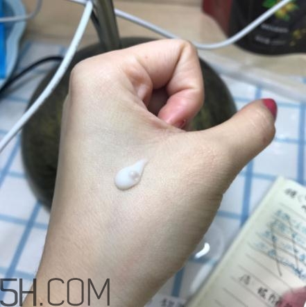 春紀新彈力嬌嫩菁華乳好用嗎？春紀新彈力嬌嫩菁華乳評測