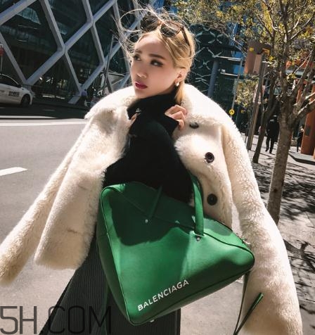 皮草粘了糖怎么處理？皮草粘了膠怎么清洗？