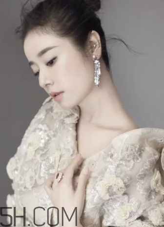 奶油杏色口紅適合什么人？奶油杏子色口紅適合黃皮嗎？