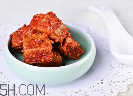 豆腐乳發(fā)酵時顏色變化 豆腐乳發(fā)酵后正常顏色