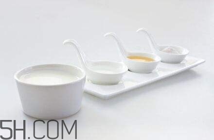 牛奶護(hù)膚有什么竅門？牛奶護(hù)膚的竅門有哪些？