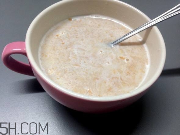 牛奶護(hù)膚有什么竅門？牛奶護(hù)膚的竅門有哪些？