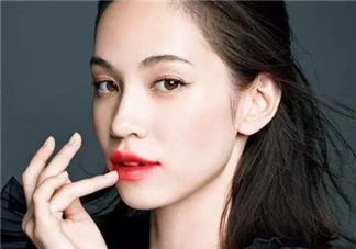 口紅到底應(yīng)該怎么涂？吻唇妝具體畫法
