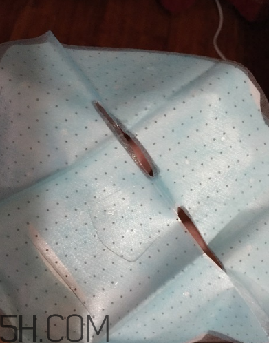 美膚寶面膜有熒光劑嗎？美膚寶面膜測評