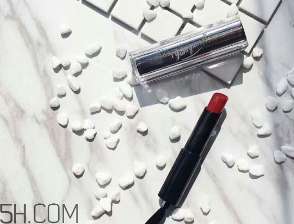 yumyum口紅是什么牌子？yumyum口紅好用嗎？