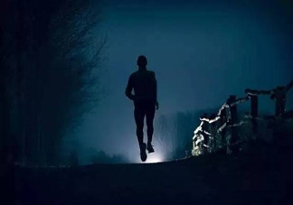 夜跑減肥的正確方法有哪些？冬天夜跑應(yīng)該怎么跑才能減肥？