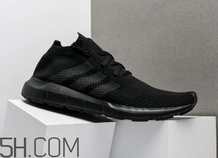 adidas swift run triple black配色在哪買_多少錢？