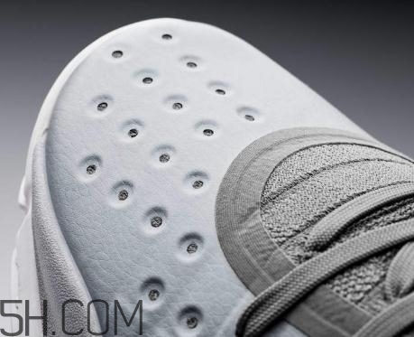 under armour curry 4 more buckets發(fā)售時(shí)間_多少錢？