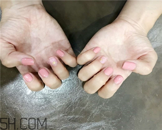 手指粗適合做什么美甲？美甲簡單大方新款圖片