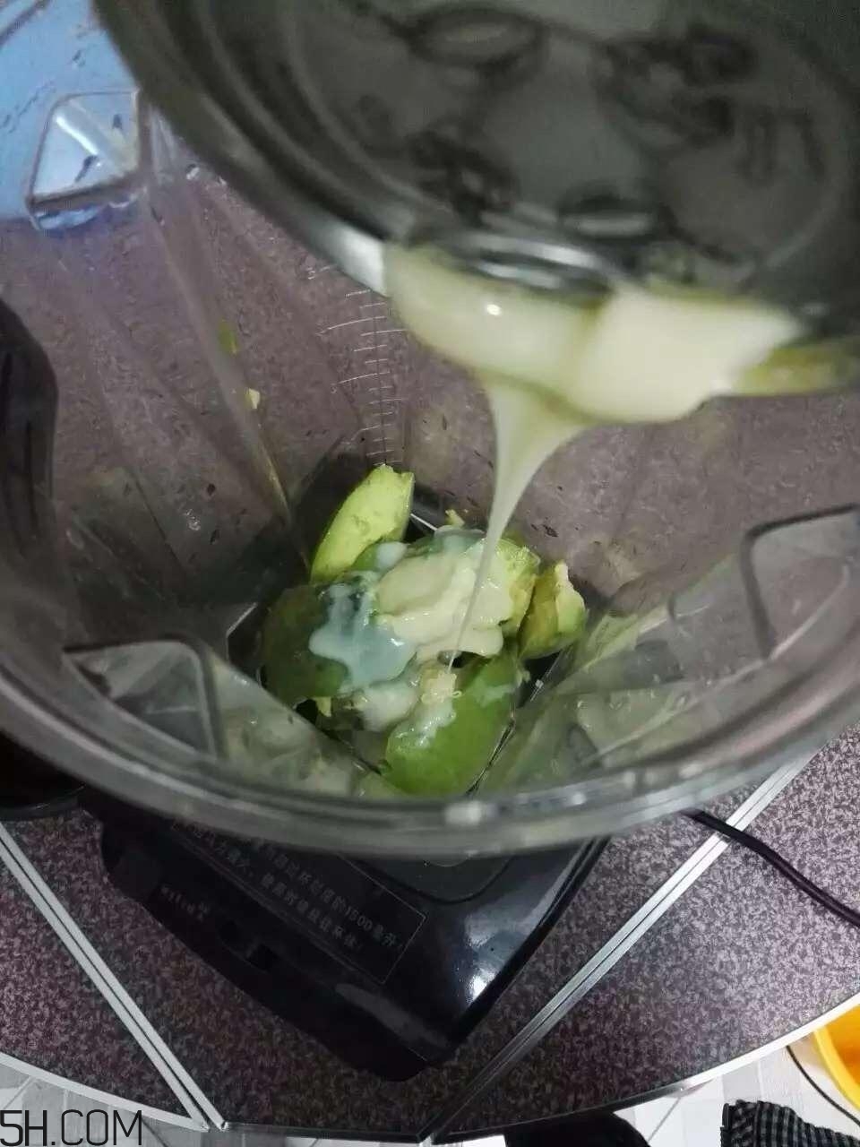 孕婦可以喝牛油果奶昔嗎？孕婦喝牛油果奶昔的好處？
