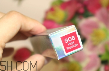 歐萊雅908是什么顏色？歐萊雅釉光唇膏固體唇釉908試色