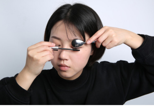 冷凍化妝棉上妝法好嗎 網傳的化妝神技真的有用嗎
