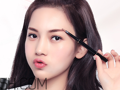 紋什么眉毛最自然好看？紋眉的常見(jiàn)方法