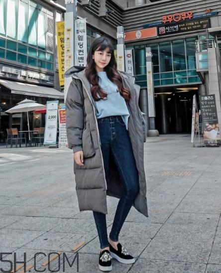 棉襖配牛仔褲好看嗎？棉服搭配牛仔褲圖片