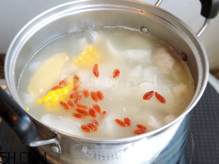 吃白蘿卜有哪些益處？白蘿卜的養(yǎng)生功效有哪些？