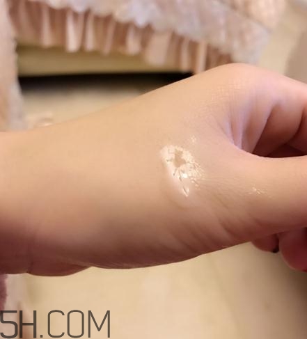 春紀眼霜怎么樣？春紀眼霜好用嗎？