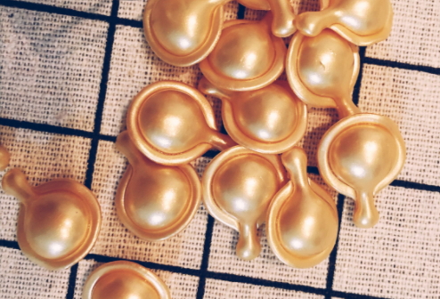 雅頓金膠怎么打開？雅頓金膠膠囊怎么扭開？