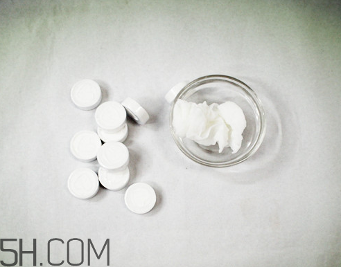 怎樣判斷壓縮面膜有熒光劑？壓縮面膜用酸奶怎么泡？