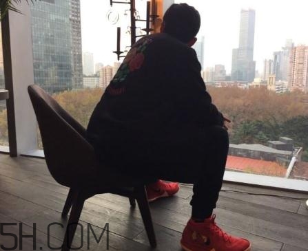 nike kyrie 4 cny中國(guó)新年配色發(fā)售時(shí)間_多少錢(qián)？