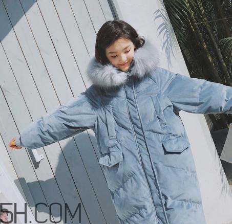 羽絨服面料錦綸和聚酯纖維哪個(gè)好？羽絨服軟的好還是硬的好？