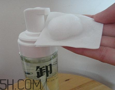 三草兩木卸妝液好用嗎？三草兩木卸妝液測(cè)評(píng)