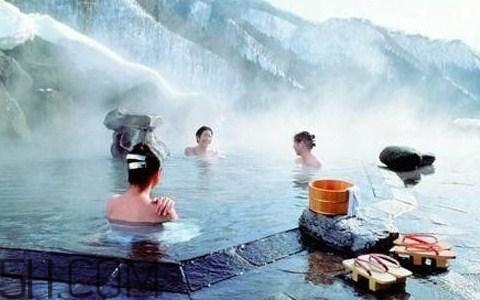 冬季泡溫泉有什么好處？冬季泡溫泉需要注意些什么？