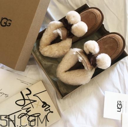 ugg雪地靴要穿襪子嗎？ugg是光腳穿嗎？