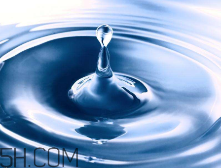 雙氧水能治牛皮癬嗎？雙氧水能去除血漬嗎？