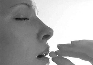 食道癌的早期癥狀有哪些？如何今早發(fā)現(xiàn)食道癌？