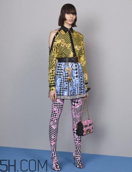 versace2018早秋服裝系列好看嗎_有哪些款式？