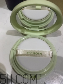 百雀羚氣墊BB霜浮粉嗎？適合干皮嗎？