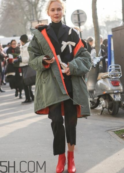 穿短靴怎么配衣服好看？短靴搭配什么上衣？