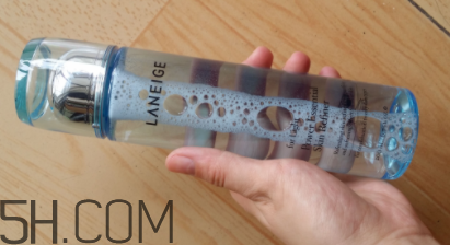 蘭芝水衡精華水油不油？適合油皮嗎？