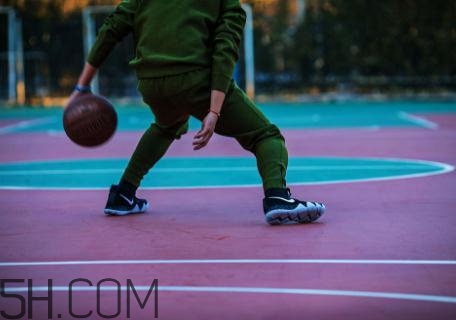 nike kyrie 4實戰(zhàn)效果怎么樣？耐克歐文4代測評