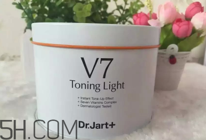 素顏霜v7真的不用卸妝嗎？卸妝時水溫要注意什么？