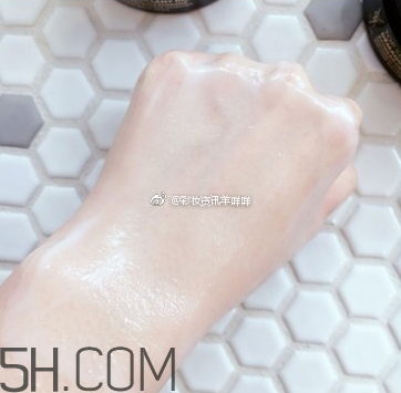 ysl名模肌密卸妝膏好用嗎？卸妝膏適合卸哪個(gè)部位？