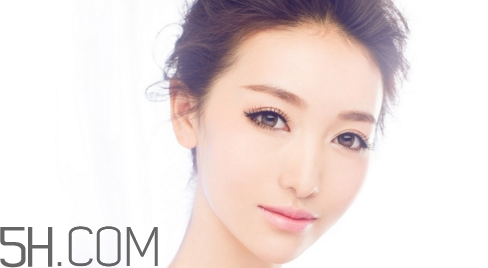 紋眼線后化妝了怎么卸妝？化妝棉和卸妝棉用法