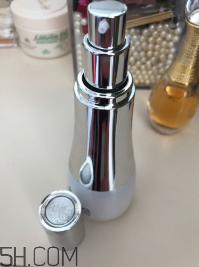 sum37度呼吸保濕乳油不油？適合什么膚質(zhì)？