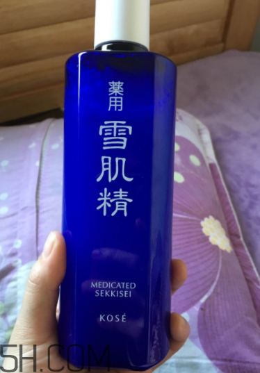 雪肌精化妝水適合干皮嗎？適合痘肌嗎？