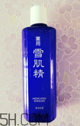雪肌精化妝水適合干皮嗎？適合痘肌嗎？