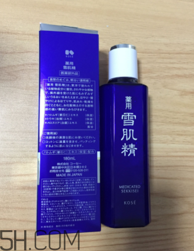 雪肌精化妝水盈潤型適合油皮嗎？適合夏季嗎？
