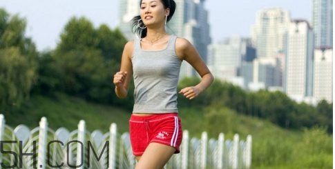 臉部卸妝可以用來卸眼妝嗎？跑步前需要卸妝嗎？