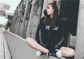 黑色衣服被漂白水弄壞怎么復(fù)原？黑色衣服被84燒黃了怎么辦？