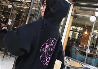 黑色衣服粘毛怎么處理？黑色衣服沾毛怎么辦？