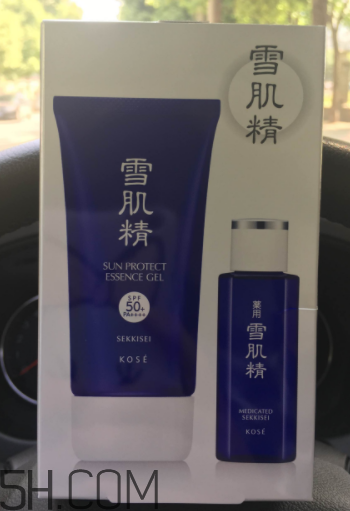 雪肌精防曬啫喱是化學(xué)防曬嗎？有刺激嗎？