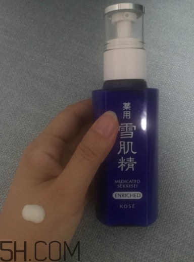 雪肌精盈潤乳液適合油皮嗎？適合夏季嗎？