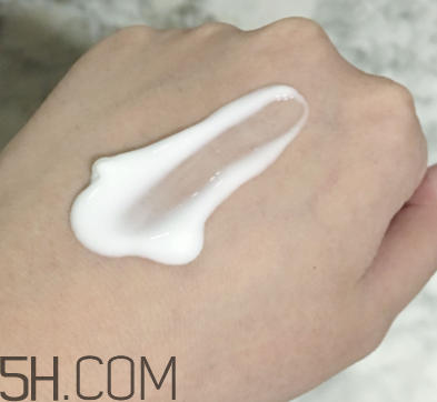 雪肌精盈潤(rùn)乳液含藥物成分嗎？安全嗎？