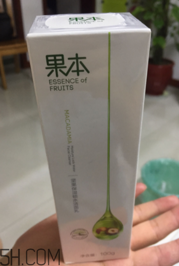 詩婷露雅堅果潔面乳有泡沫嗎？適合油皮嗎？